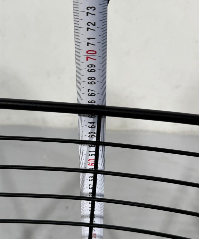 Modernit mustat tuolit (2kpl) metallia