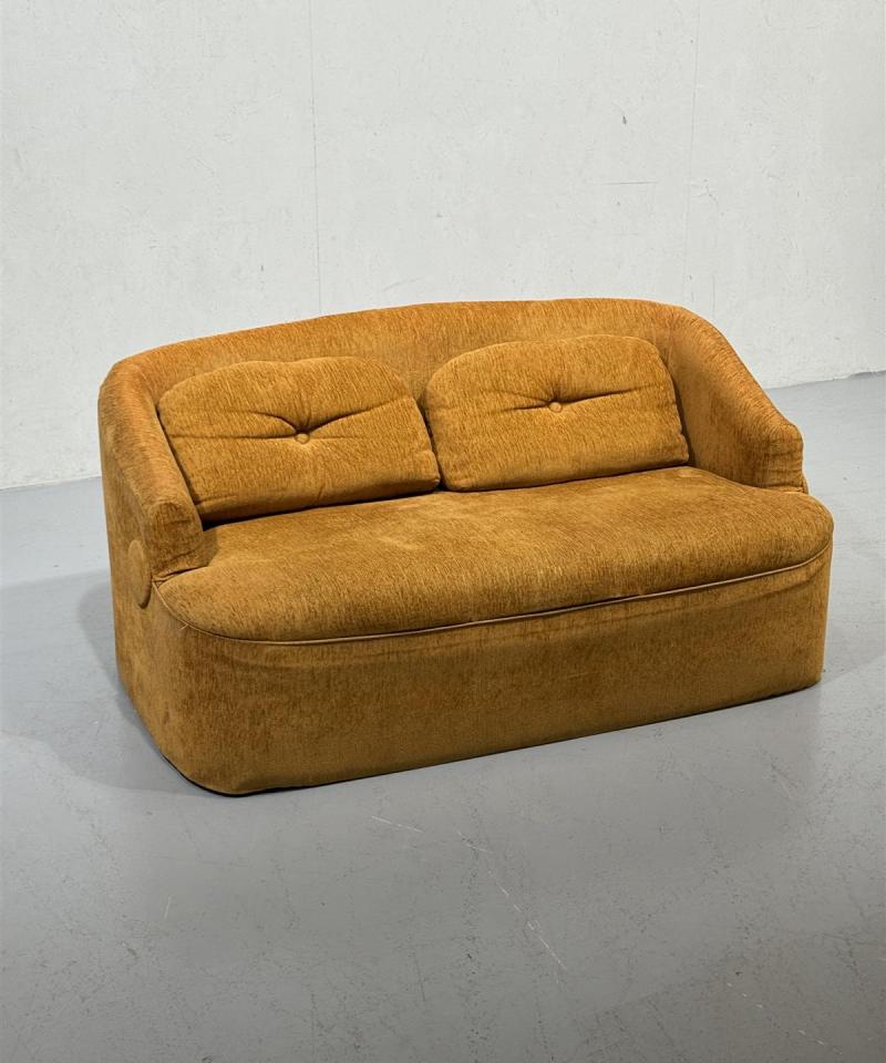 Retro sohva 2 istuttava