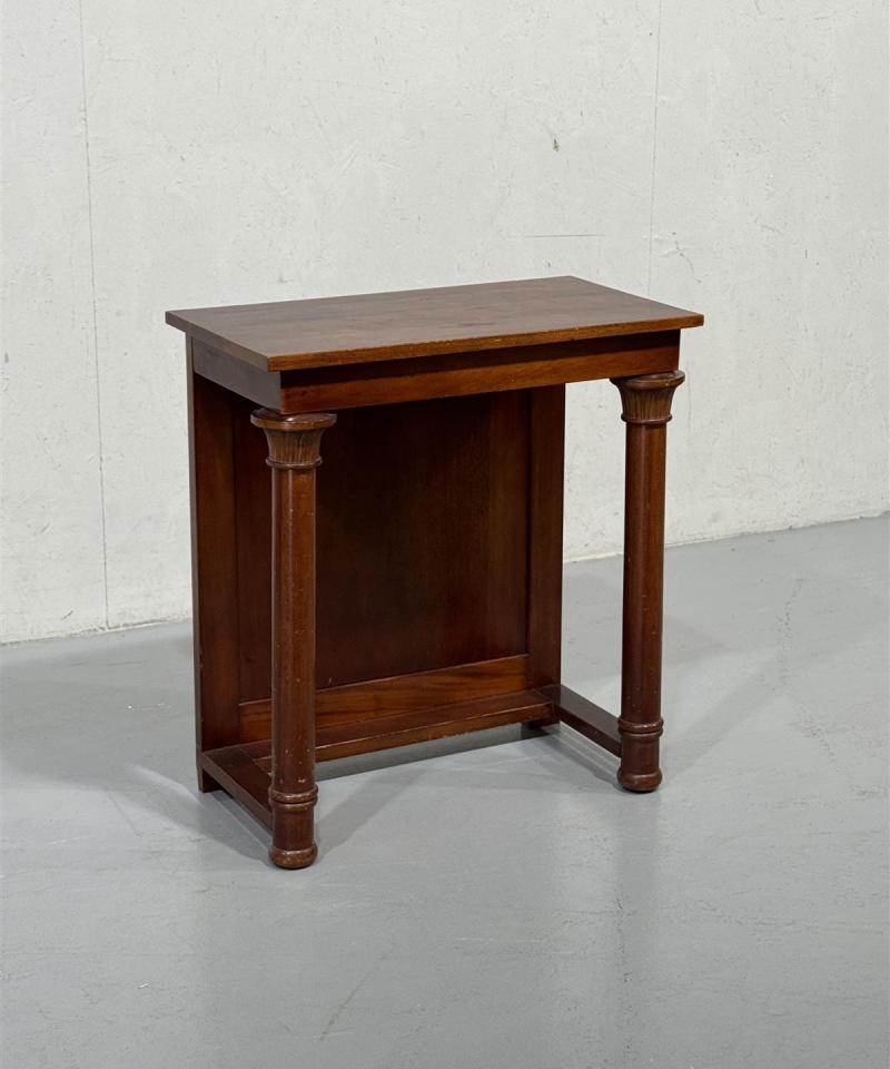 Klassinen sivupöytä