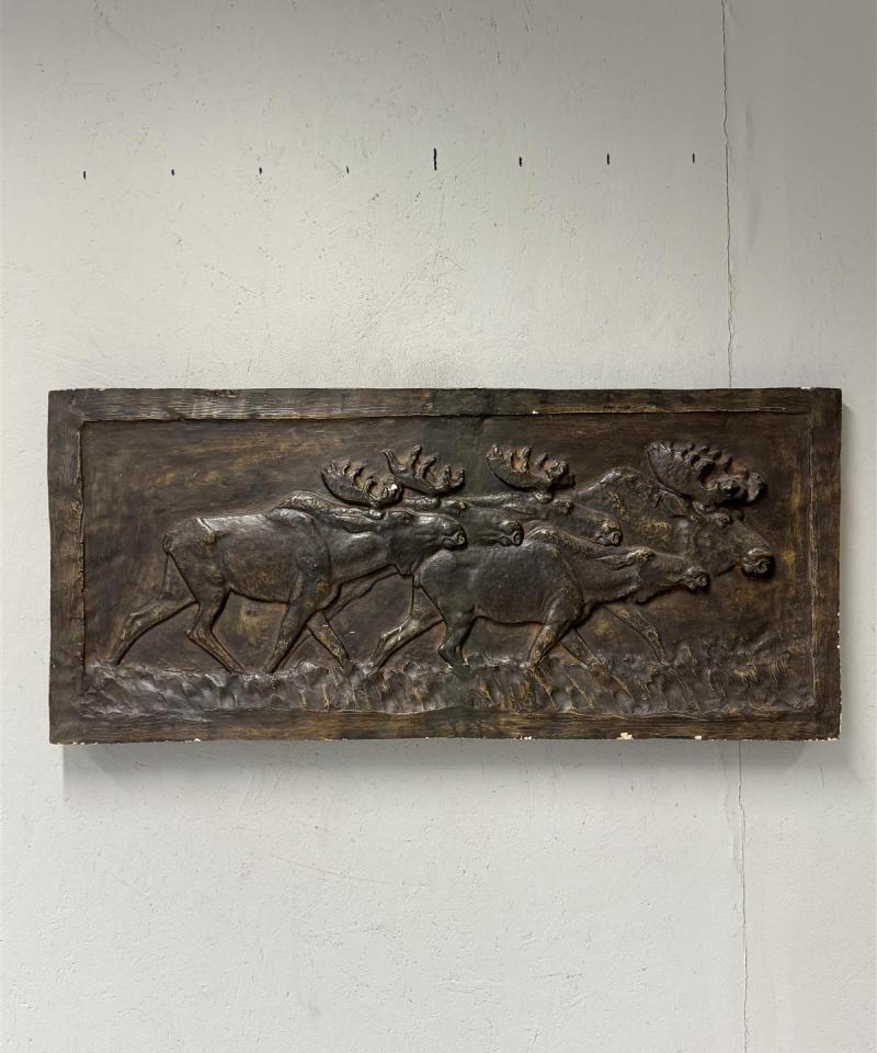 Reliefi hirvet Jussi Mäntynen 1923