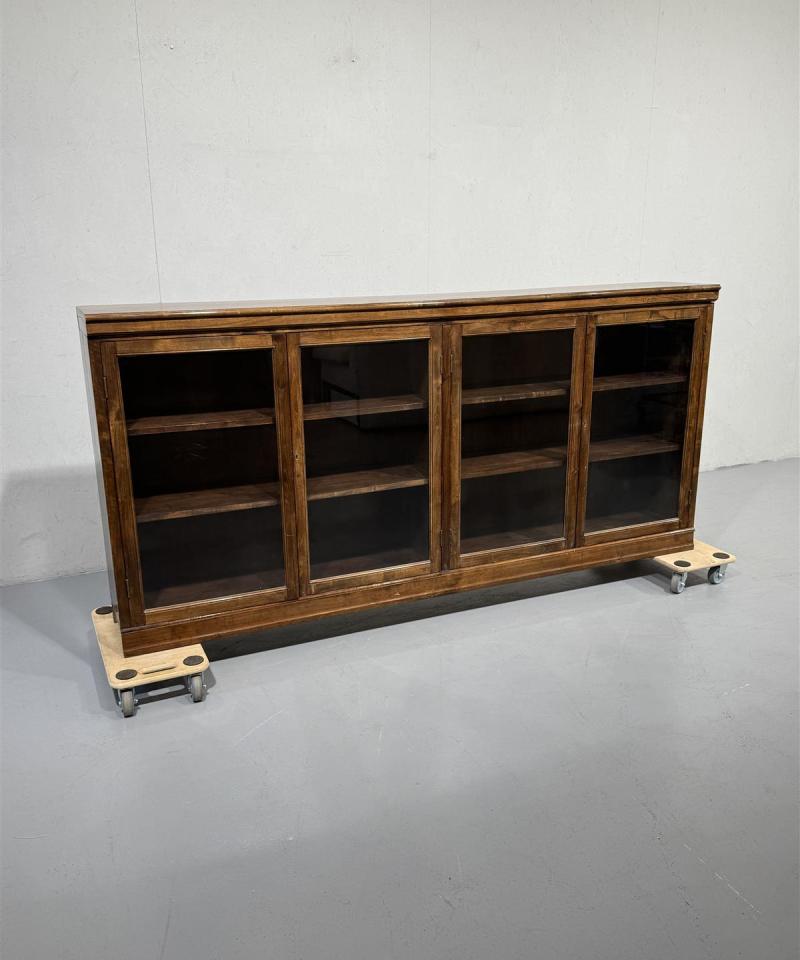 Rustiikkinen vitriinikaappi 223cm