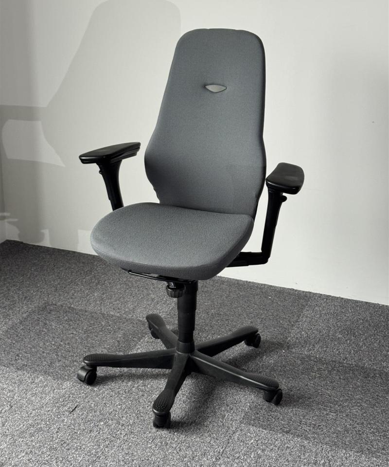 Kinnarps 6000 Free Float toimistotuoli harmaa käsinojilla