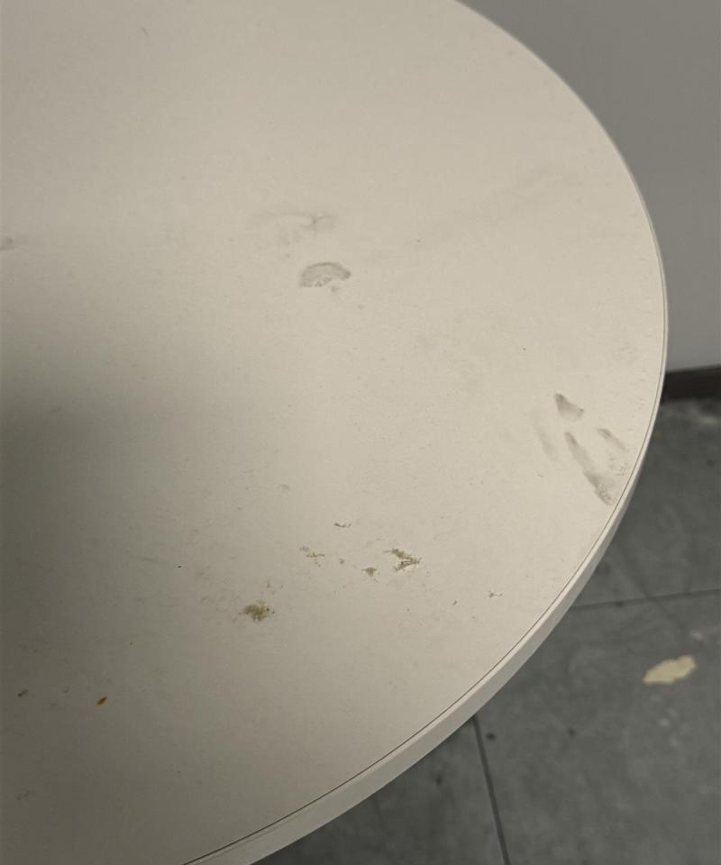 Pöytä 70cm valkoinen