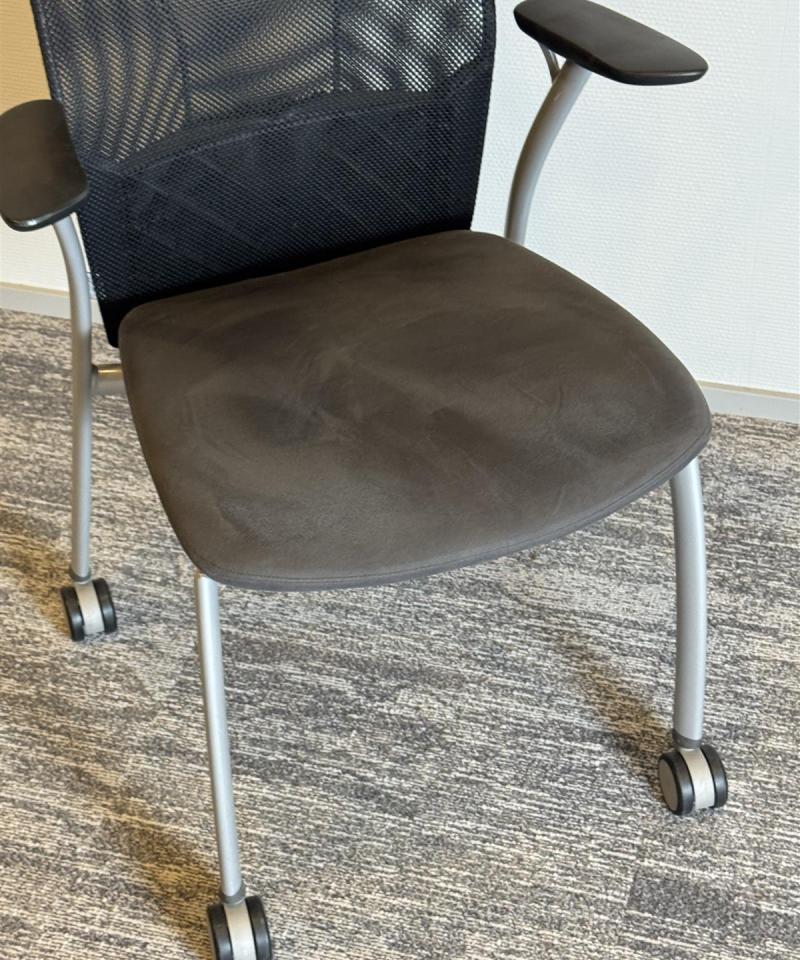 Kinnarps Plus 375M tuolit (4kpl) musta