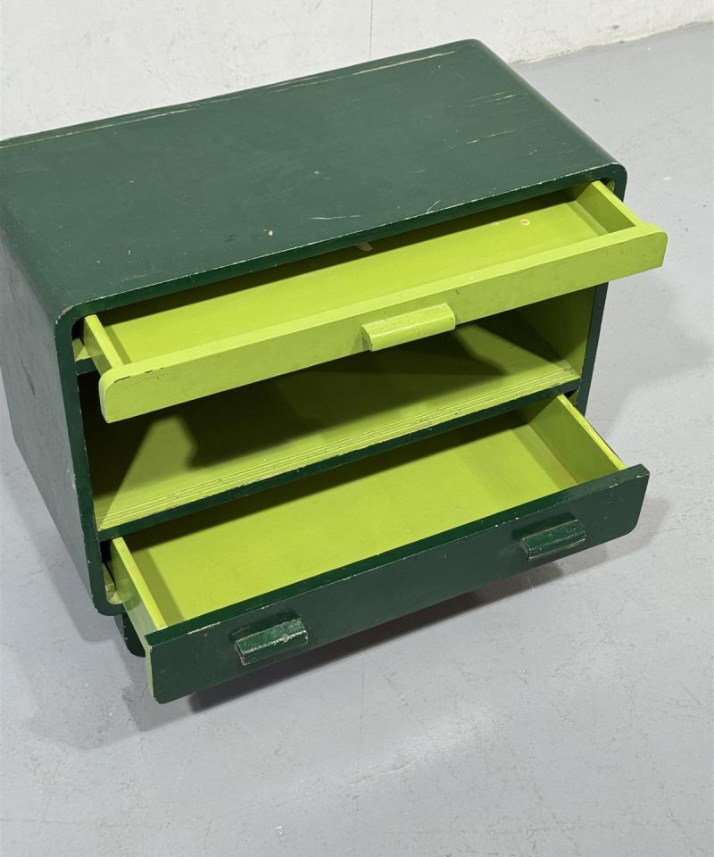 Funkkis yöpöytä vihreä