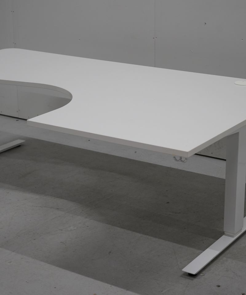 Alternative view of Isku Style-oikean puolinen kulmasähköpöytä, valkoinen 200x120