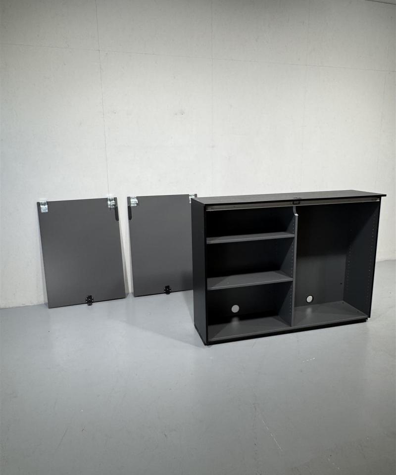 Ikea kaappi liukuovilla musta