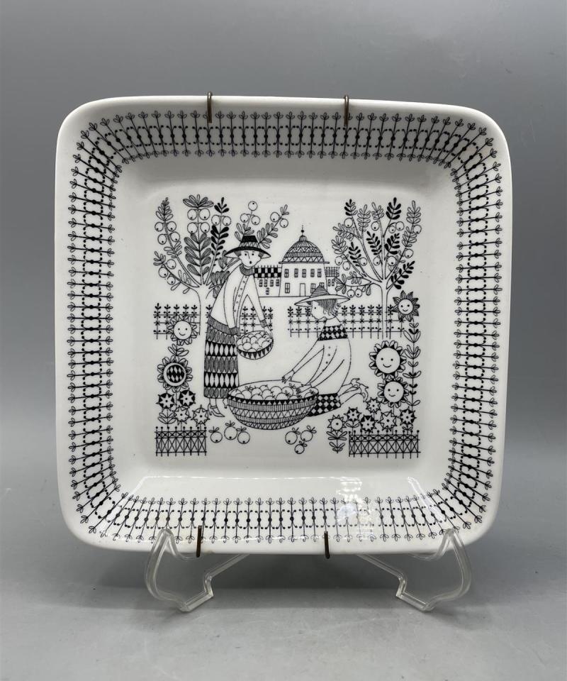 Arabia Emilia sadonkorjuu vati, Raija Uosikkinen