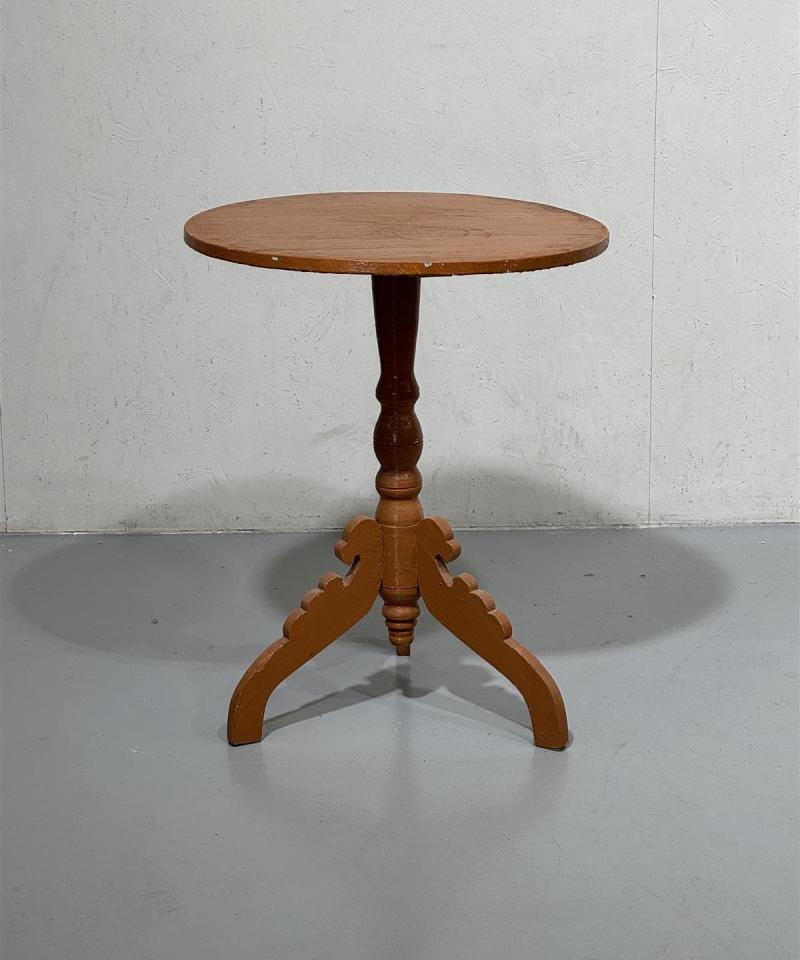 Vintage sivupöytä 63cm