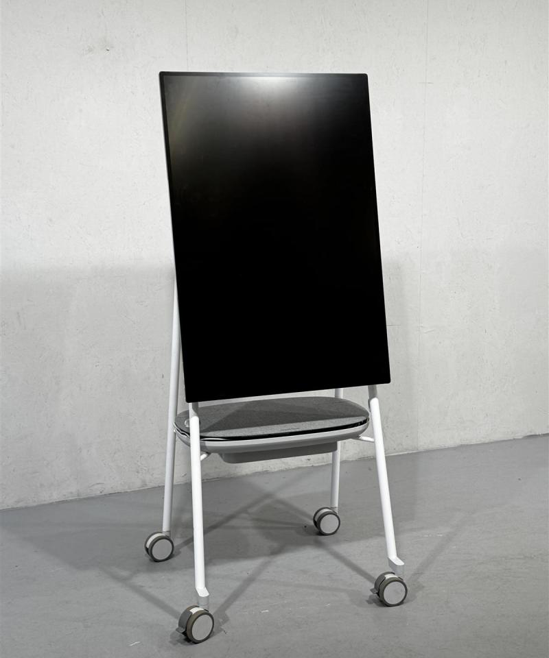 Microsoft Surface Hub 3 liikuteltava 50" näyttö