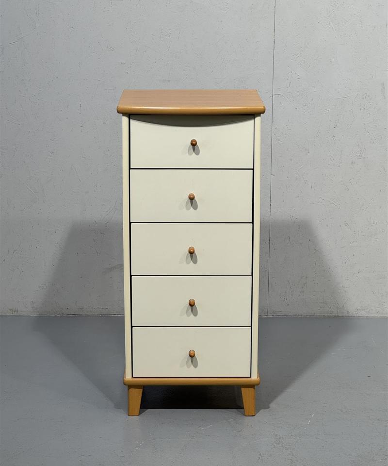 Lipasto valkoinen 5 tasoa