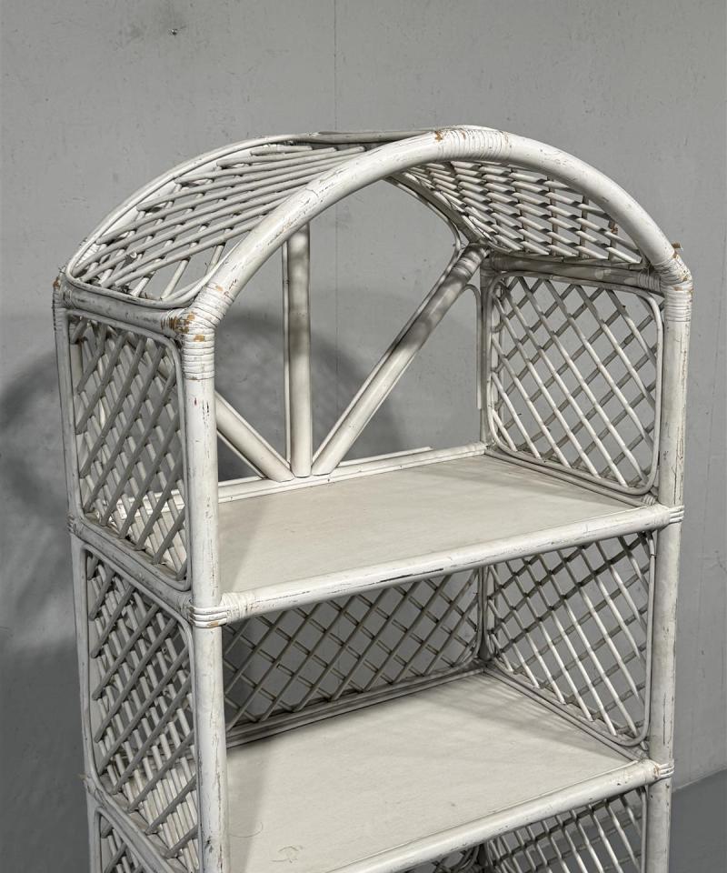 Rottinki hyllykkö valkoinen