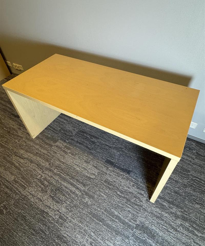 Työpöytä 160x80 puun väri