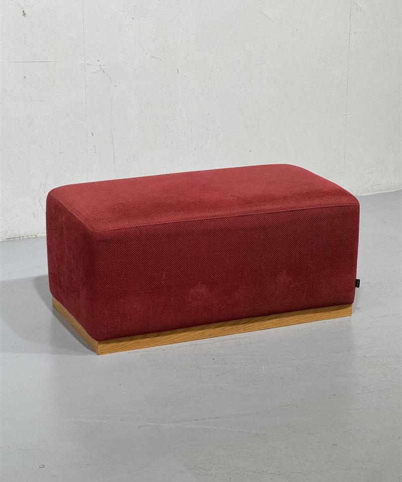 Pedro istuin punainen