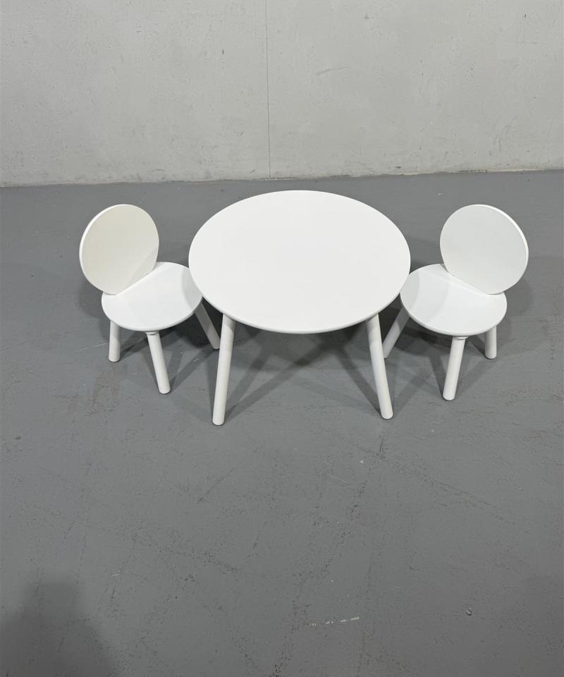 Lasten pöytä ja tuolit (2kpl)