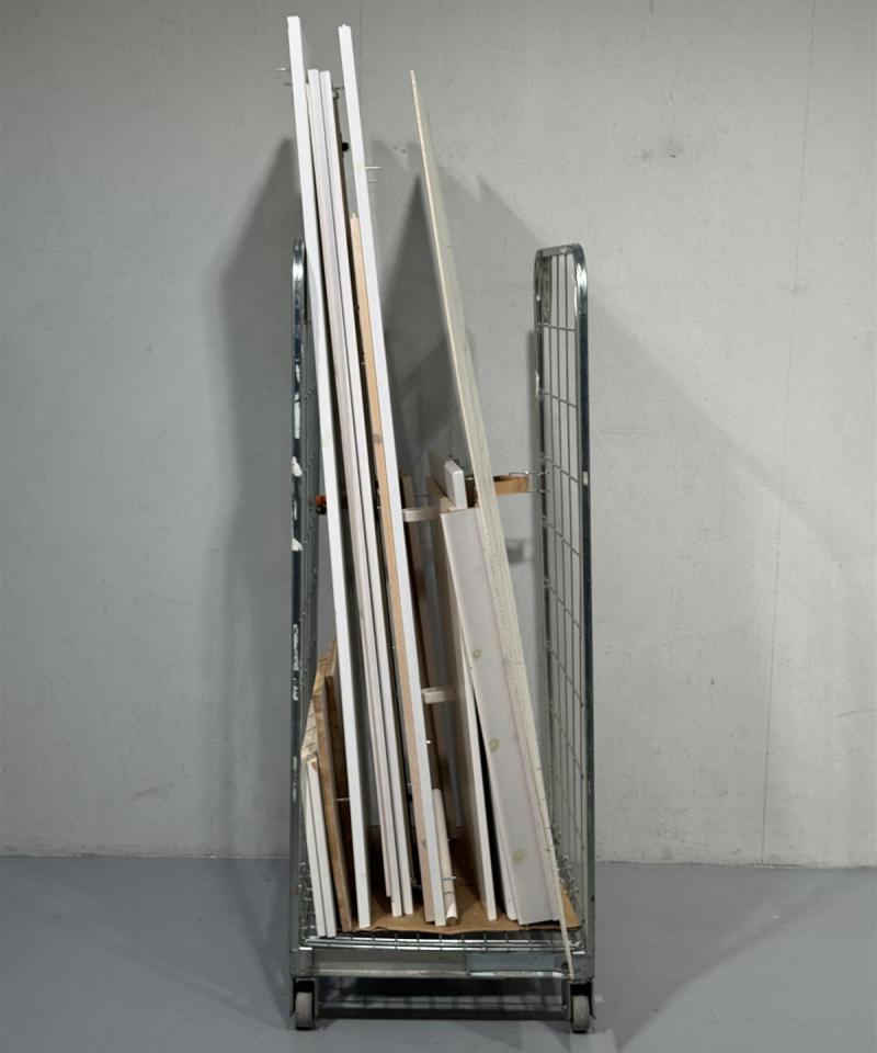 Peltola Matilda vaatekaappi (osissa)