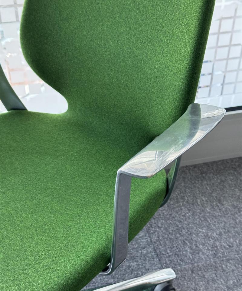 Kinnarps Monroe Toimistotuoli tumman vihreä