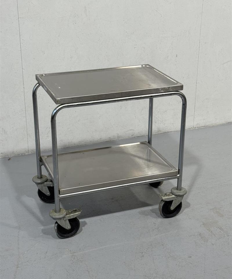 Rosteri pieni tarjoiluvaunu