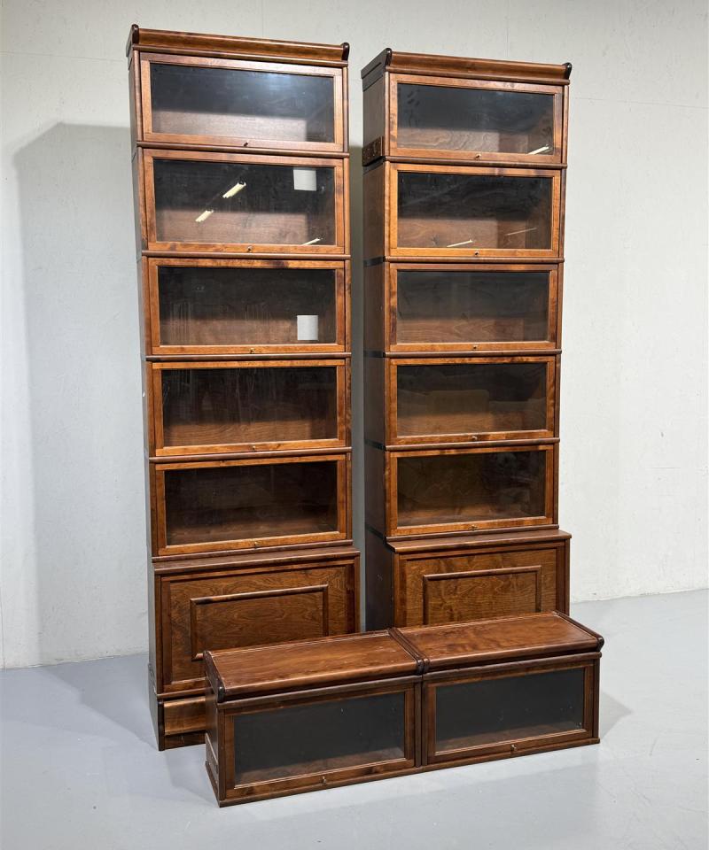 Boknäs kirjahyllykkö (2kpl) keskiosalla