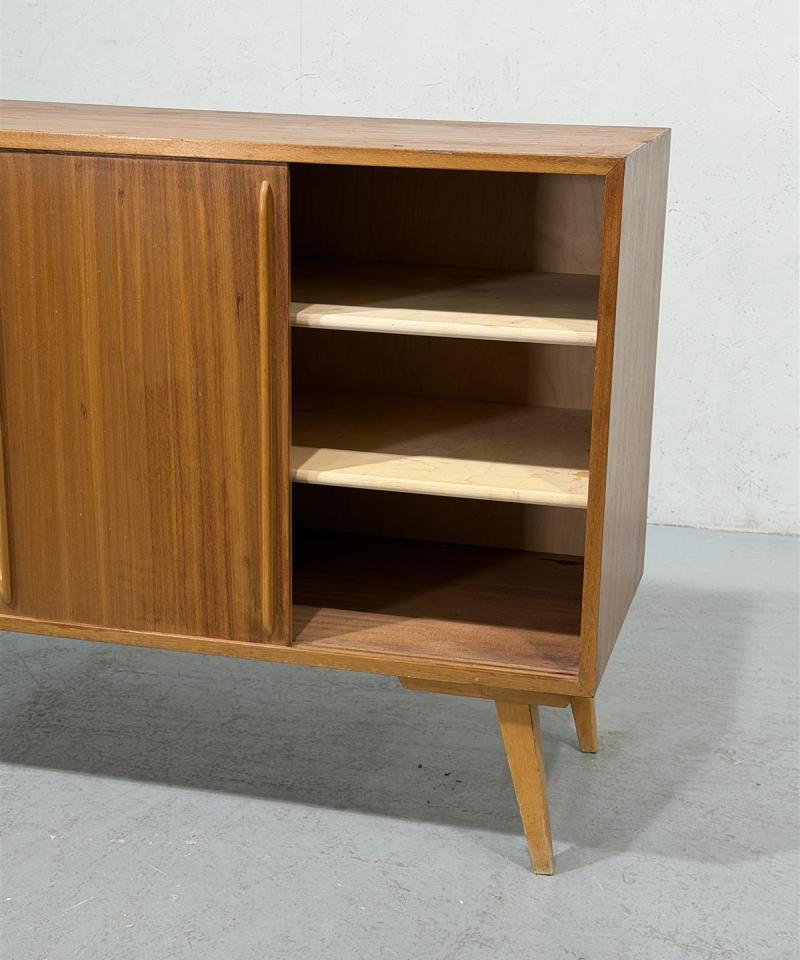 Häkli vintage teak senkki