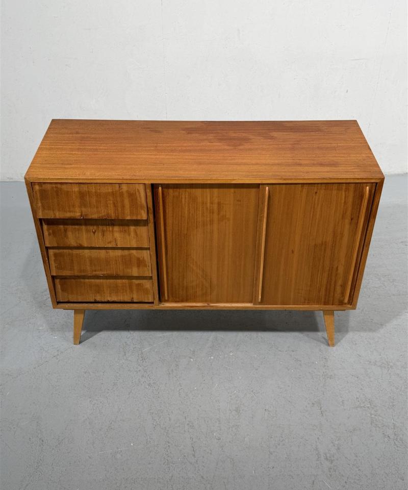 Häkli vintage teak senkki