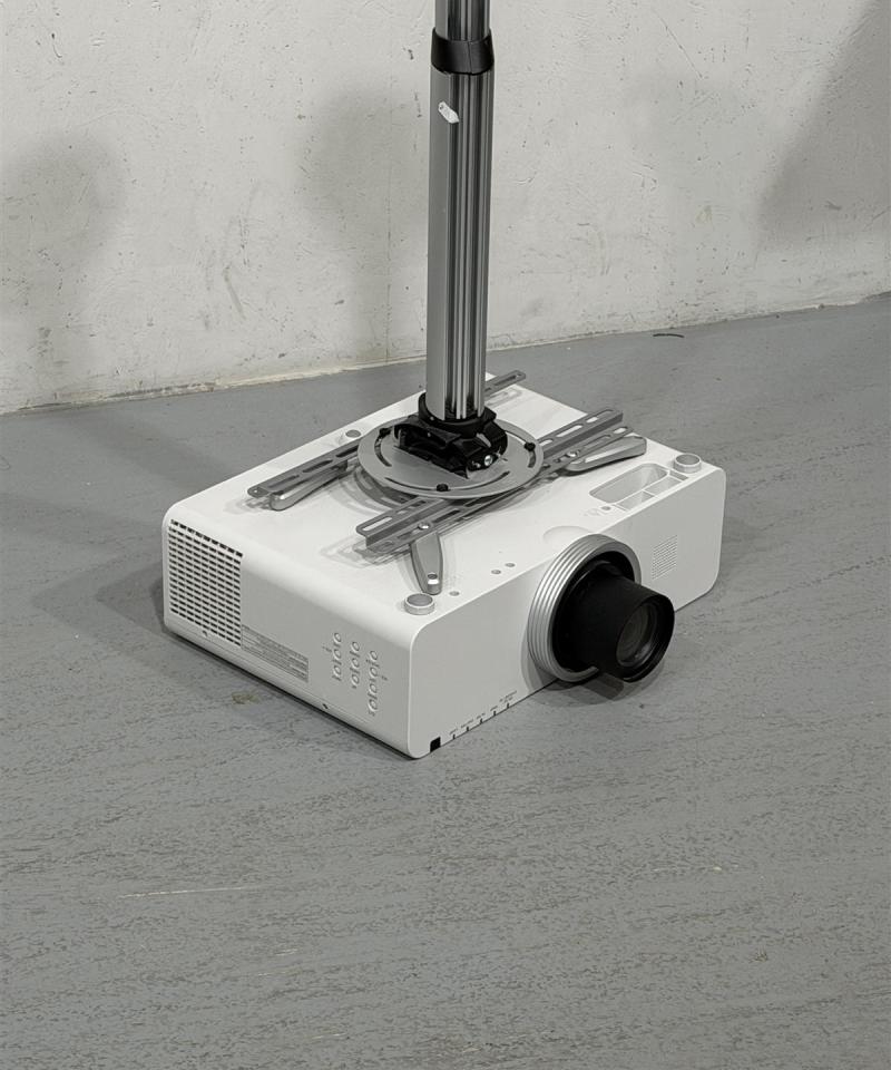 Panasonic PT-EZ570 projektori