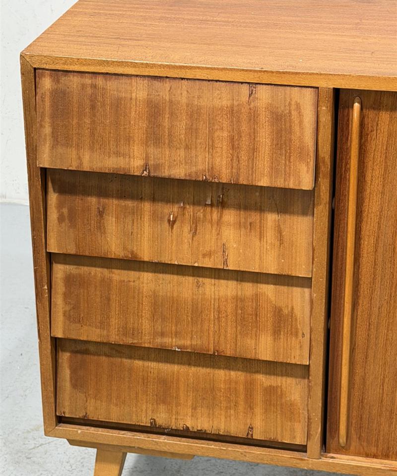 Häkli vintage teak senkki