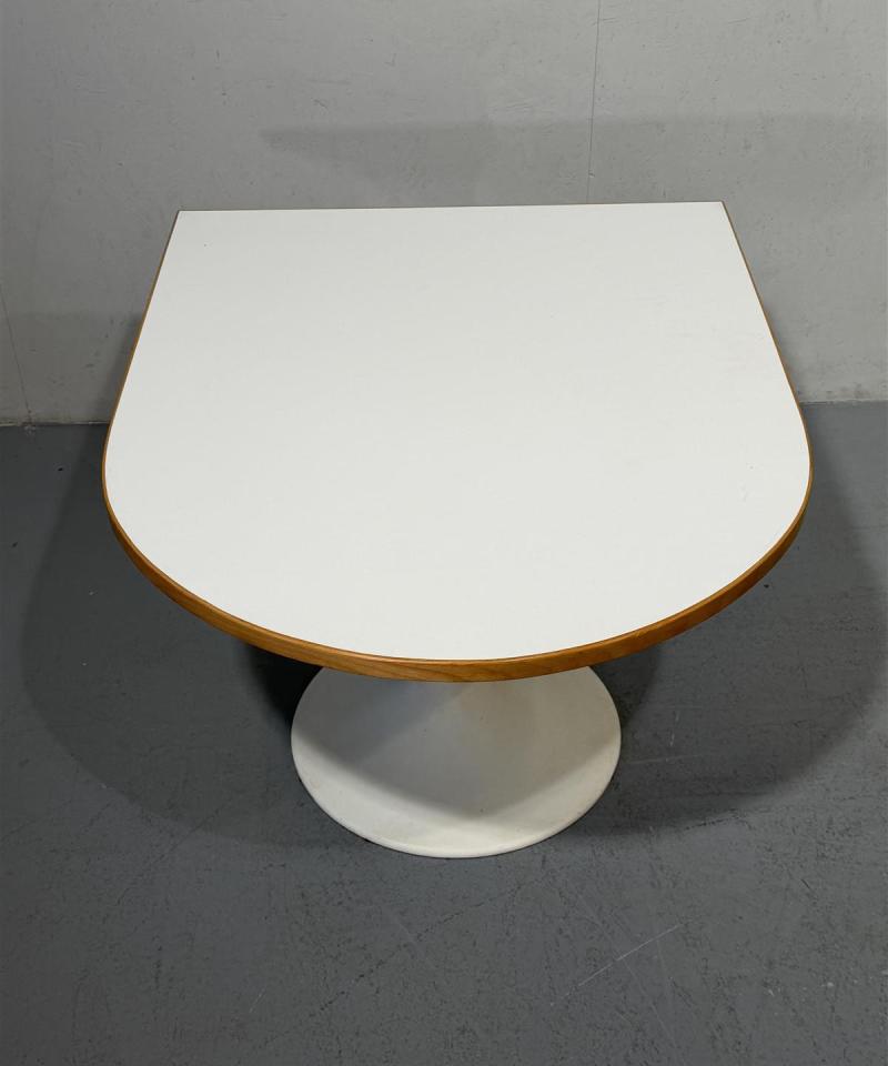 Moderni ruokapöytä 92x115