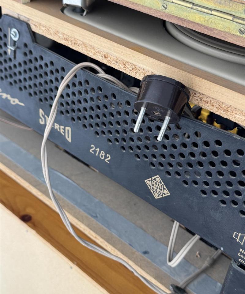 Telefunken Bolero 2182 radio koristeeksi