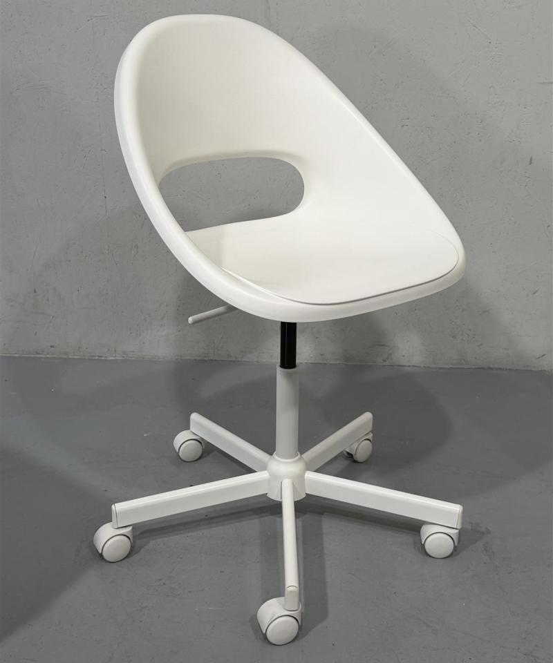 Ikea kalustesetti (8 osaa)