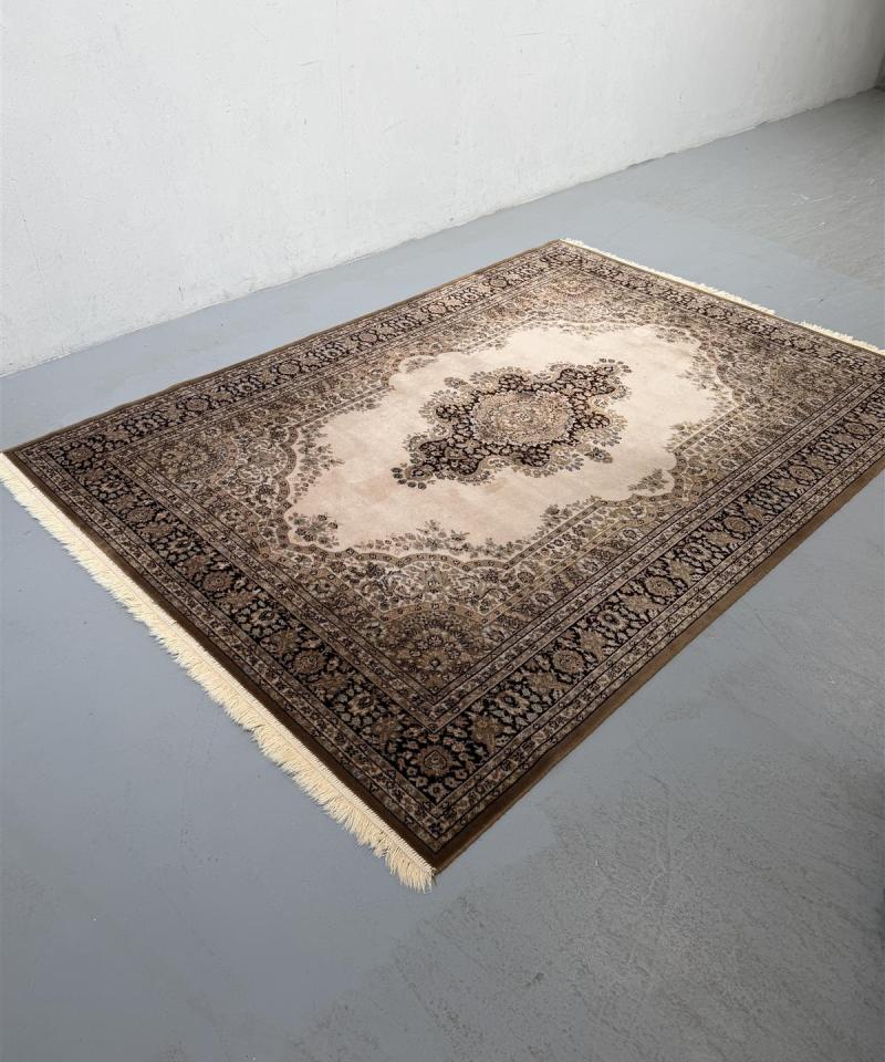 Itämainen matto 170x240 ruskea