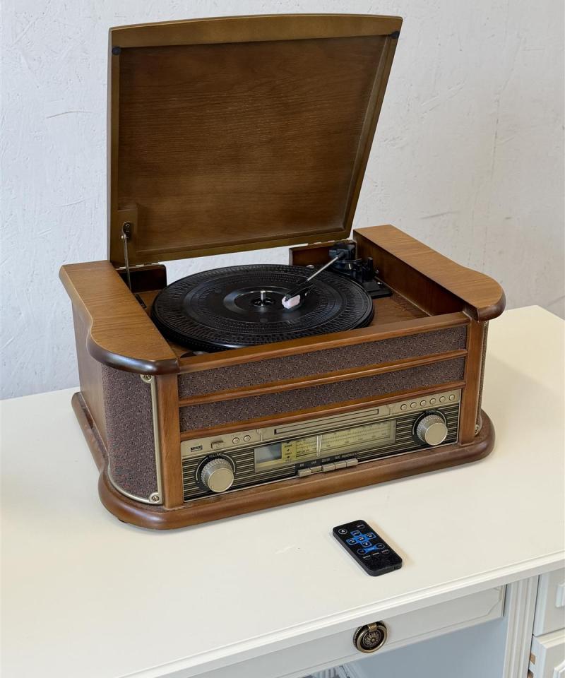Soundmaster NR-513CD soitin