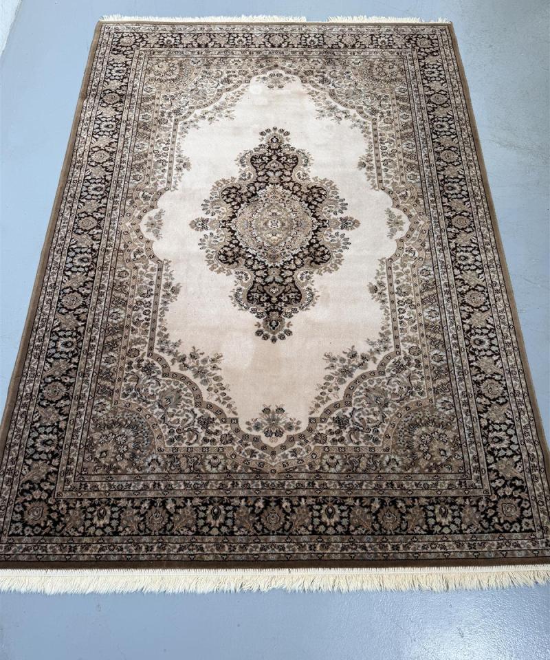 Itämainen matto 170x240 ruskea