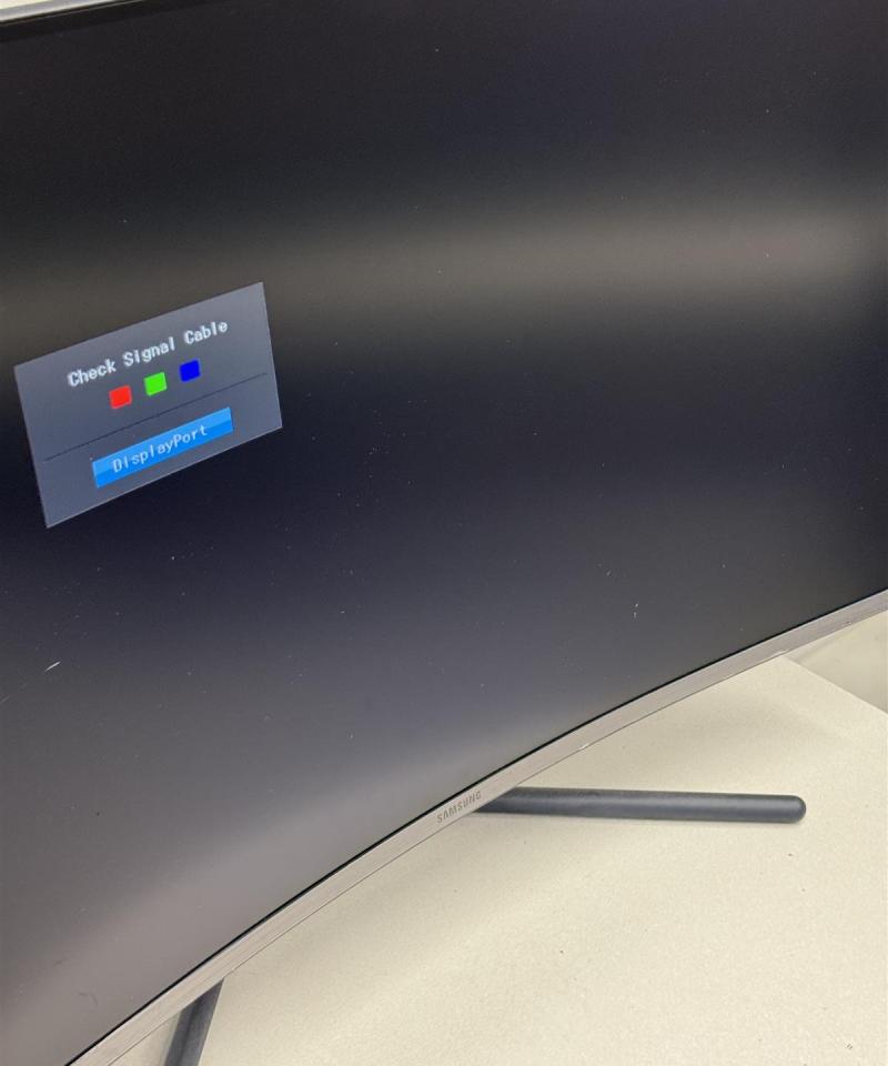 Samsung U32R590CWR 32” 4K UHD näyttö