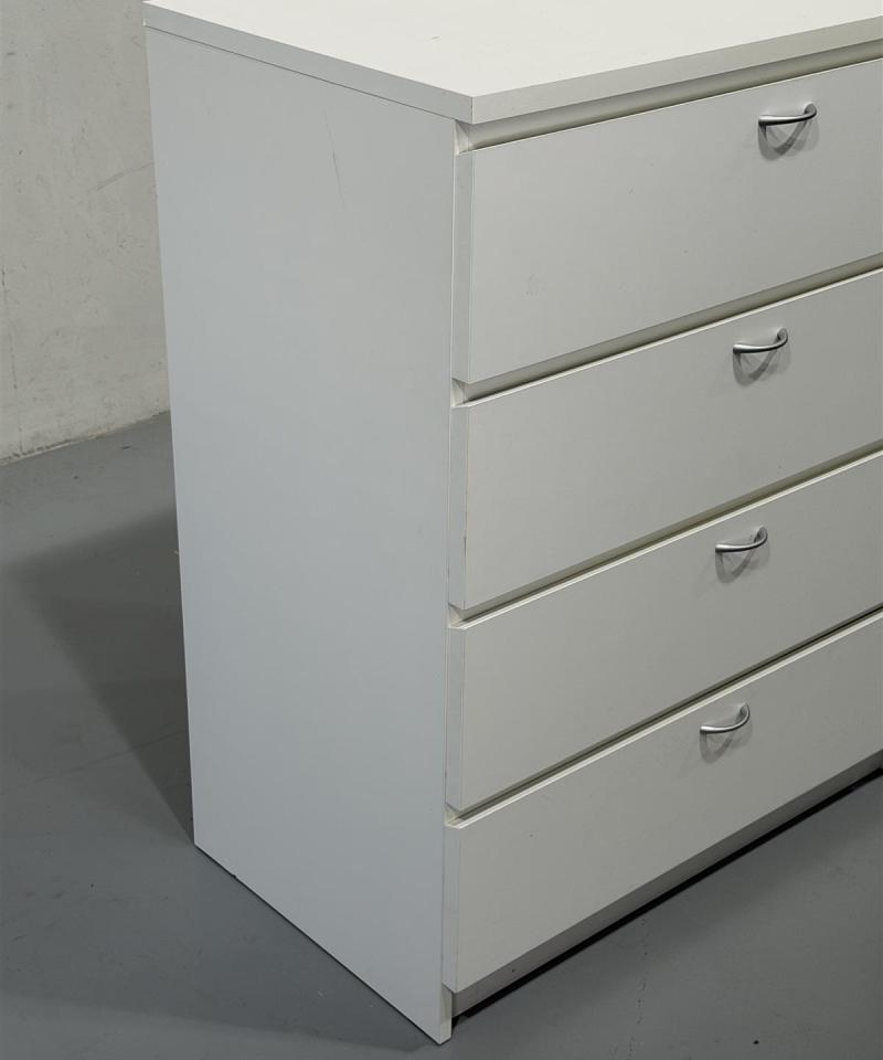 Valkoinen lipasto 80cm