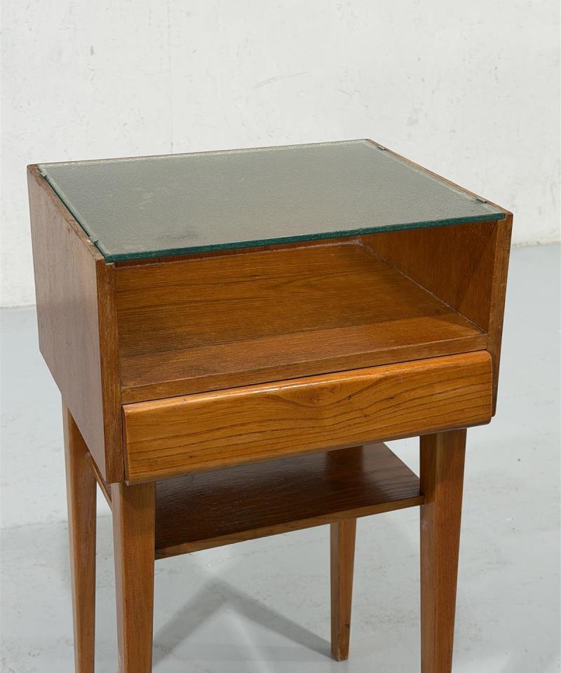 Vintage "Hotel Vaakuna" teak yöpöytä lasikannella