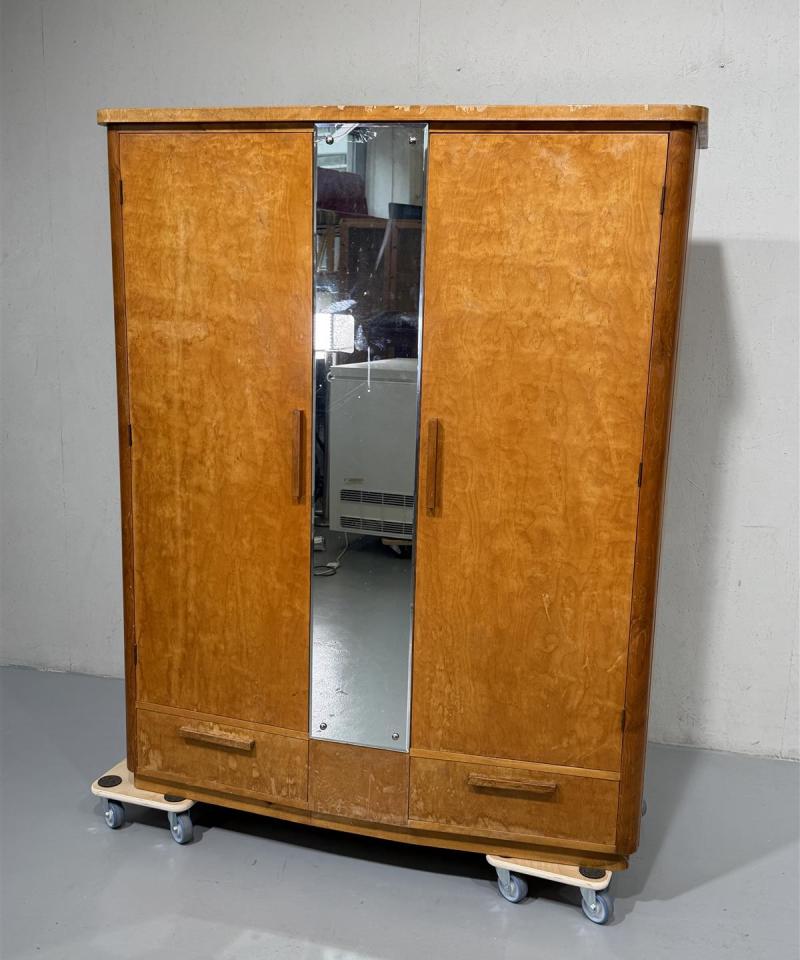 Vintage Art Deco vaatekaappi peilillä