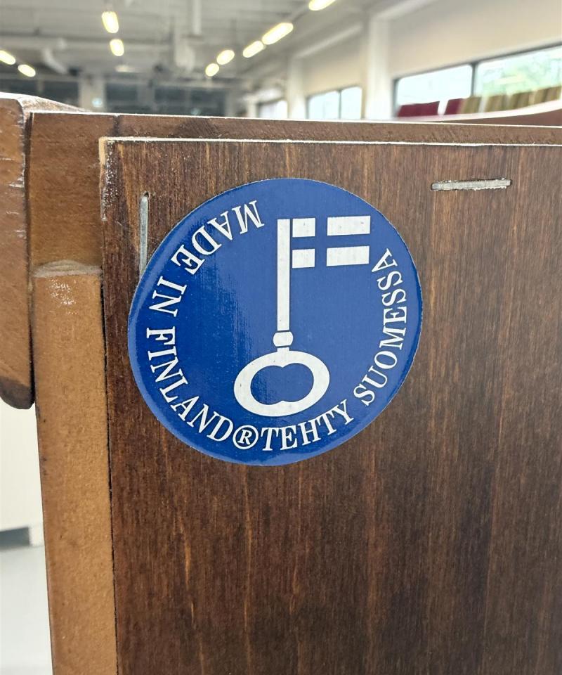 Rokokoo vitriinikaappi