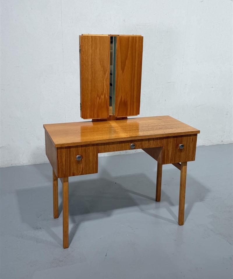 Vintage teak kampauspöytä peilillä