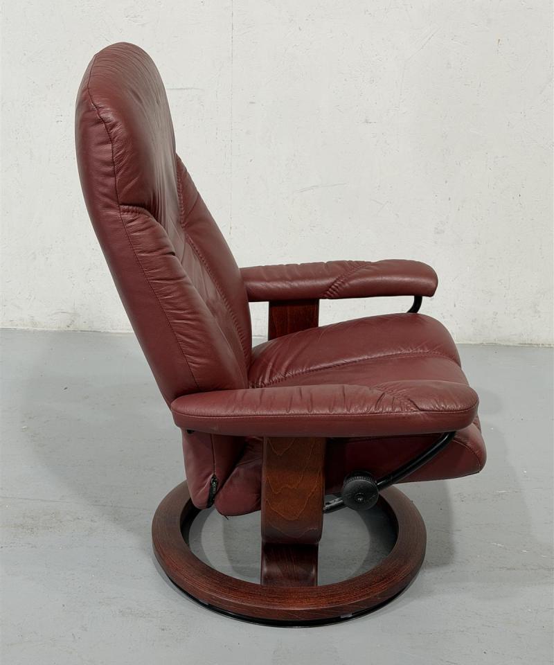Ekornes Stressless nojatuoli punainen nahka