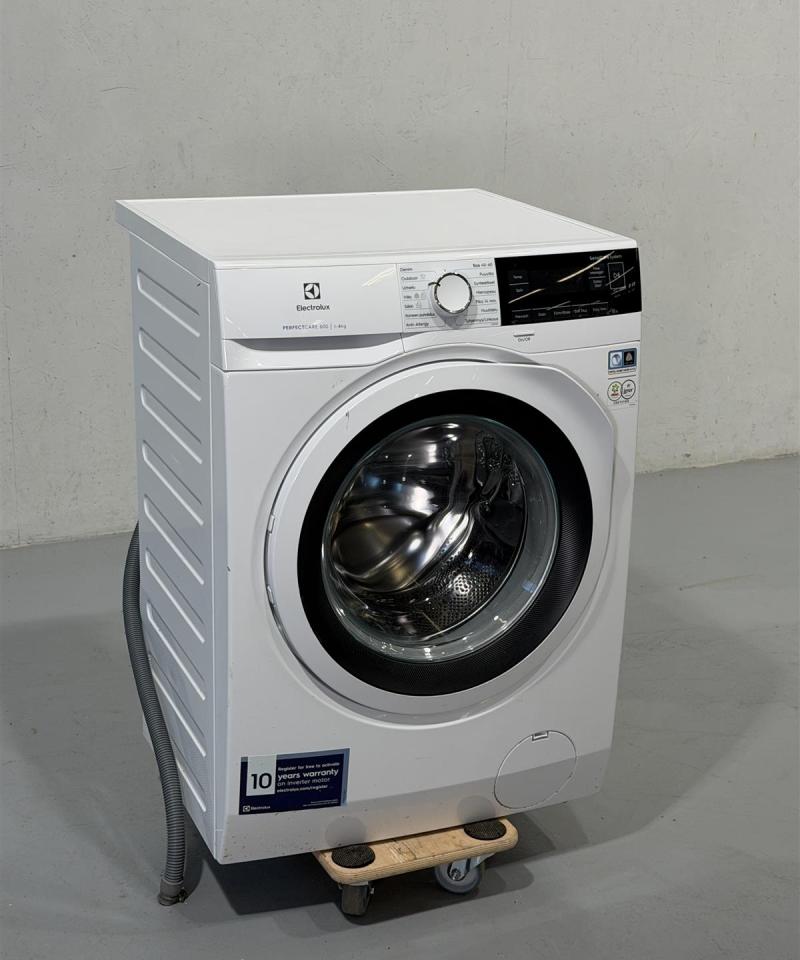 Electrolux PerfectCare 600 pesukone kapea malli