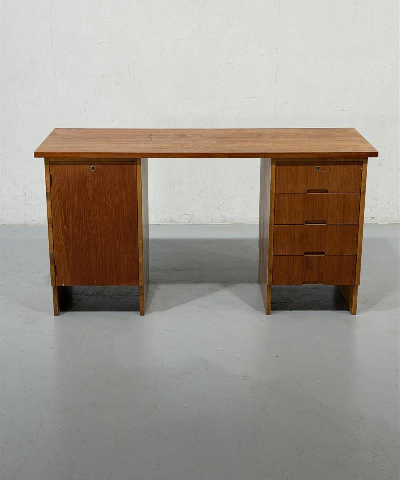 Vintage teak kirjoituspöytä 135x53