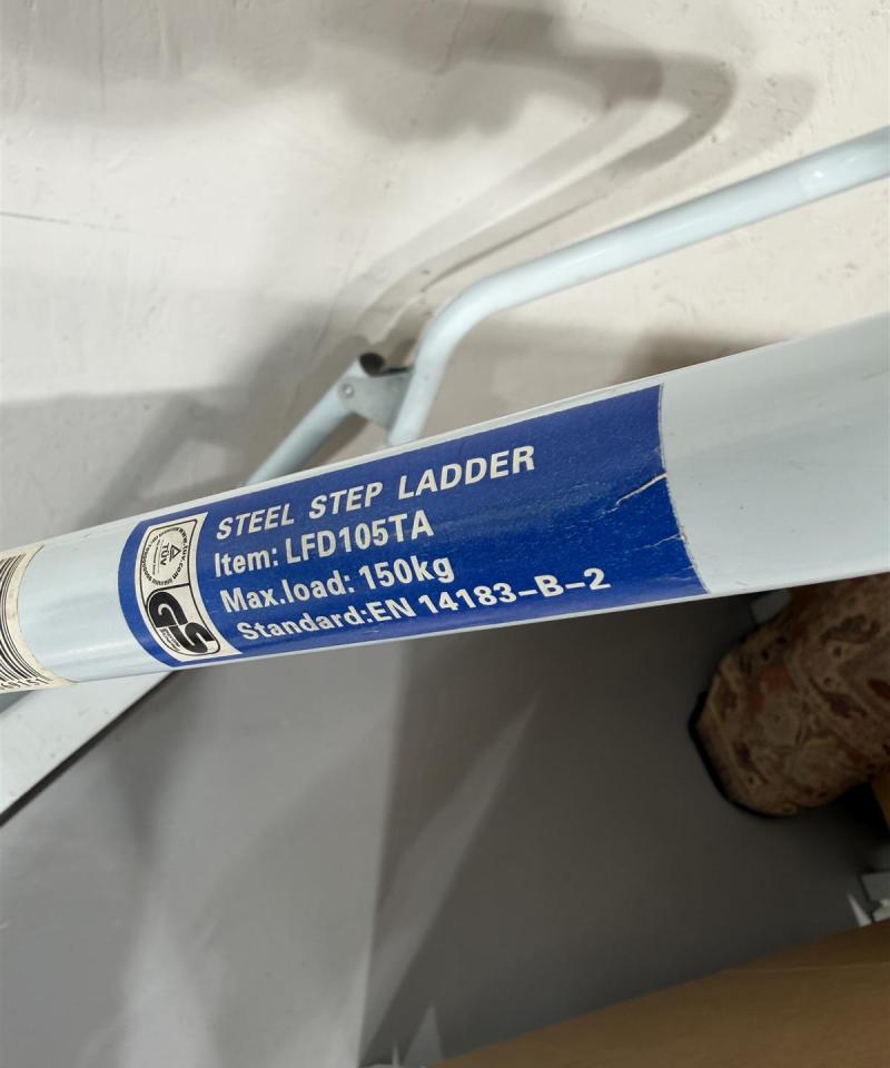 Taloustikas 2 askelmaa taitettava