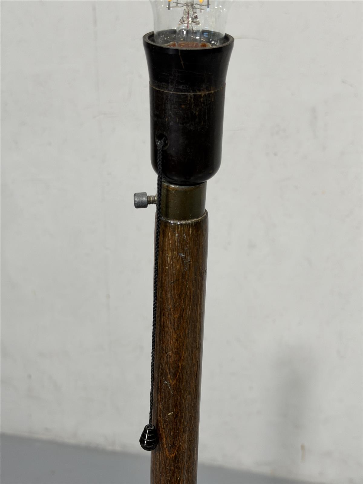 Vintage lattiavalaisin puuvarsi
