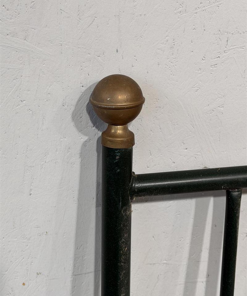 Metallinen sängynpääty 164cm