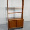 Vintage teak hyllykkö alakaapilla