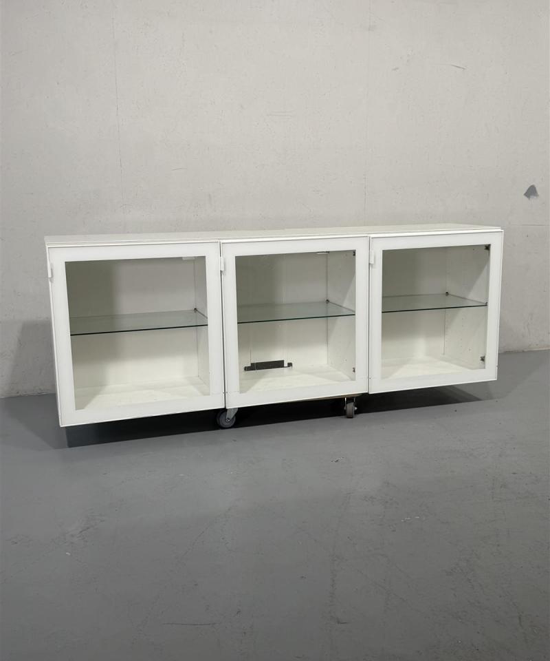 Ikea tv taso vitriinillä