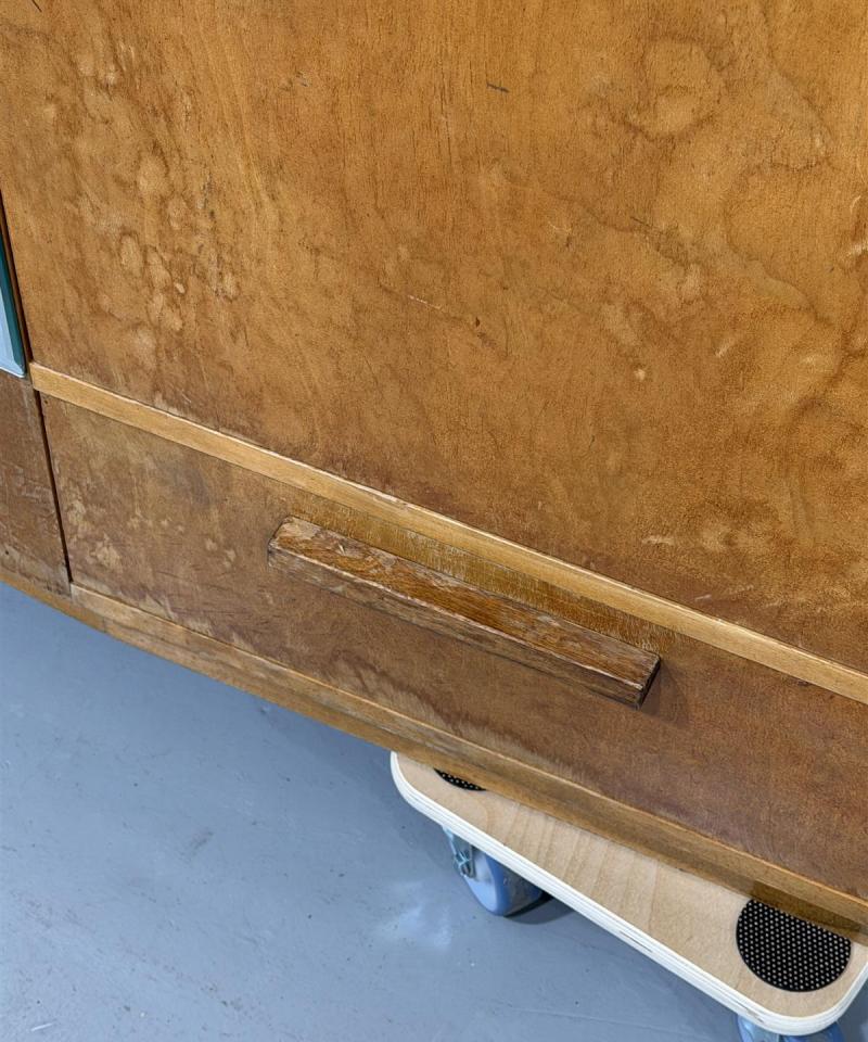 Vintage Art Deco vaatekaappi peilillä