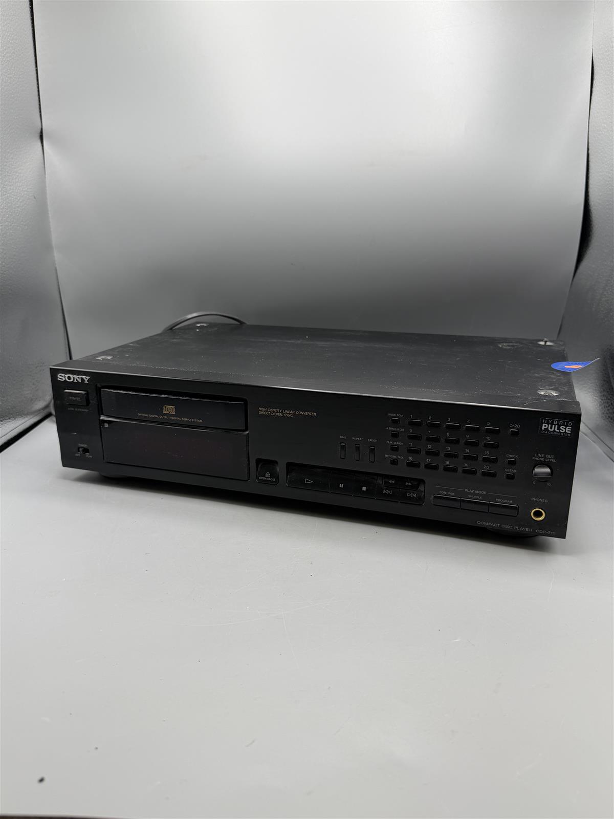 Sony CDP-711 CD soitin
