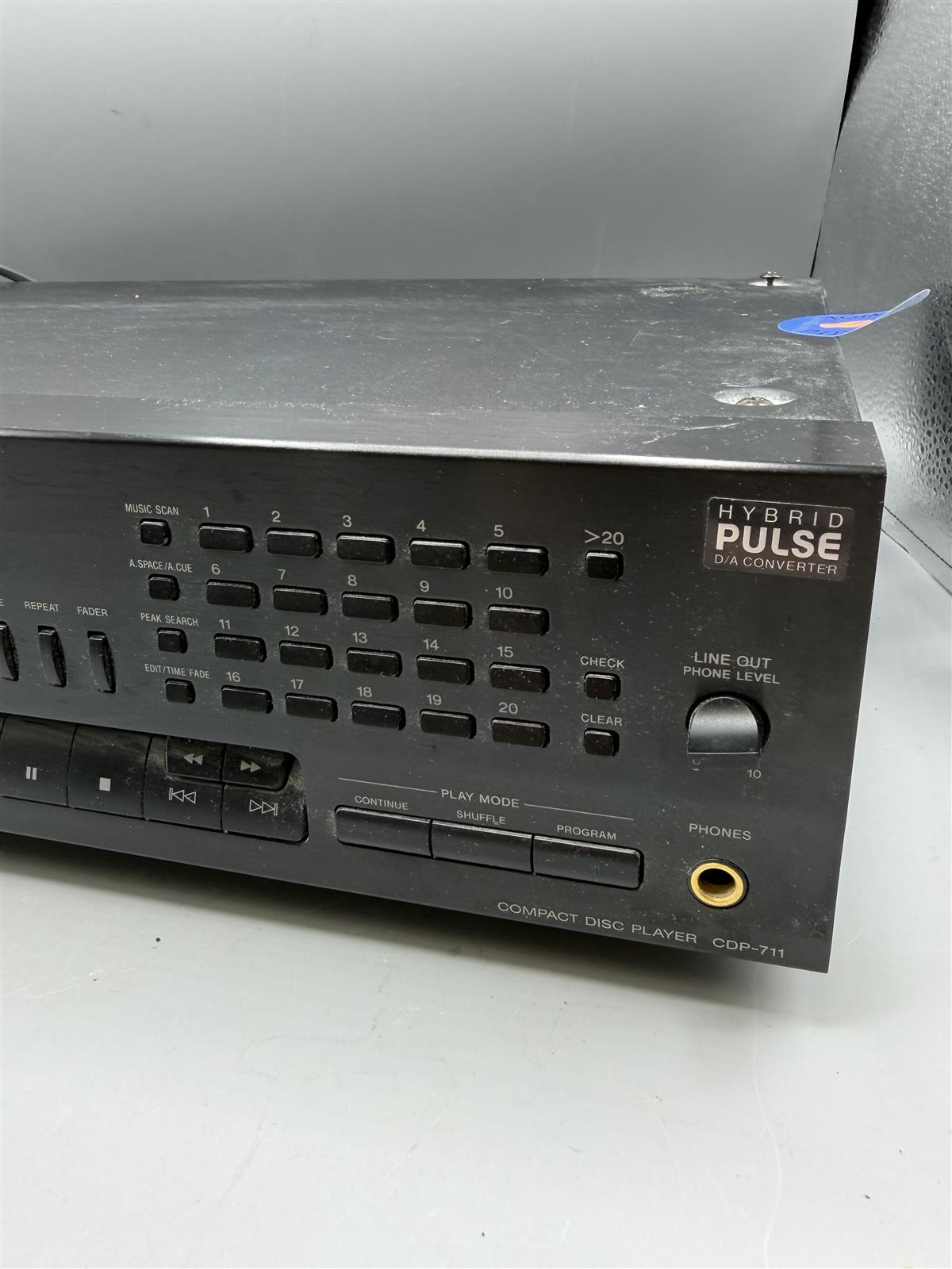 Sony CDP-711 CD soitin